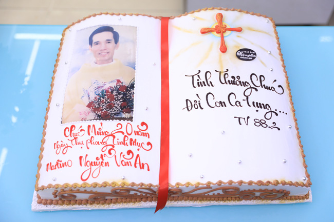 bánh kem sinh nhật linh